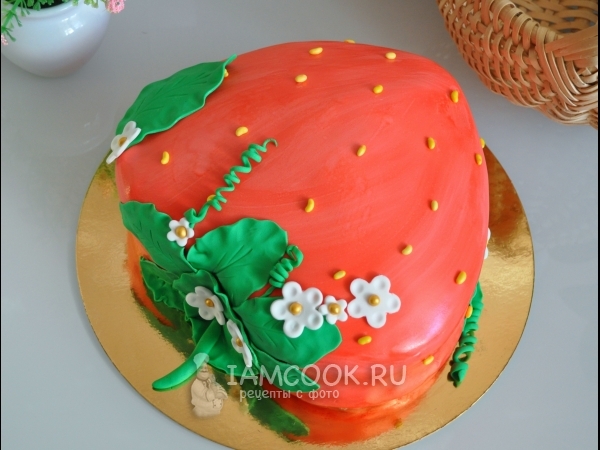 Торт бисквитный с клюквой и яблоком «Клубничка», рецепт с фото