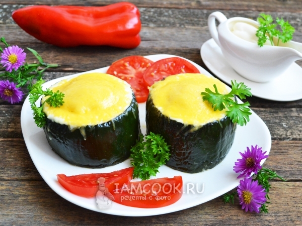 Кабачки, фаршированные курицей, рецепт с фото