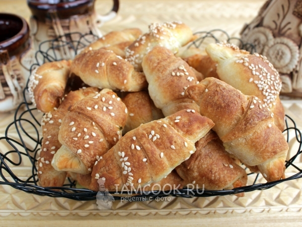 Рогалики из слоёного теста, рецепт с фото