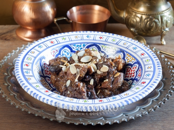 Баранина тушеная с черносливом, рецепт с фото