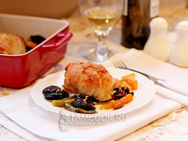 Куриные рулетики с кускусом и миндалем, рецепт с фото
