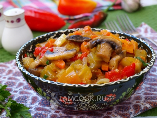 Соте из зелёных помидоров с овощами и шампиньонами, рецепт с фото