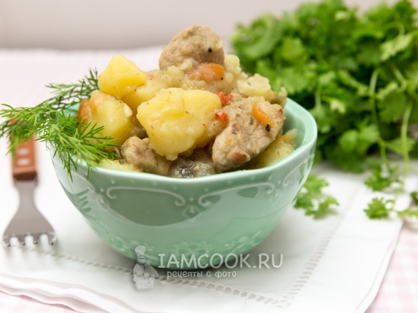 Тушёная картошка с мясом и овощами, рецепт с фото