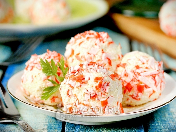 Крабовые шарики с сыром и чесноком, рецепт с фото