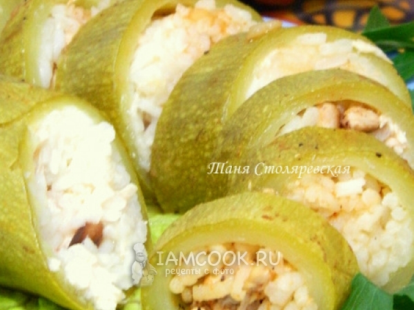 Кабачки, фаршированные курицей и кедровыми орешками, рецепт с фото