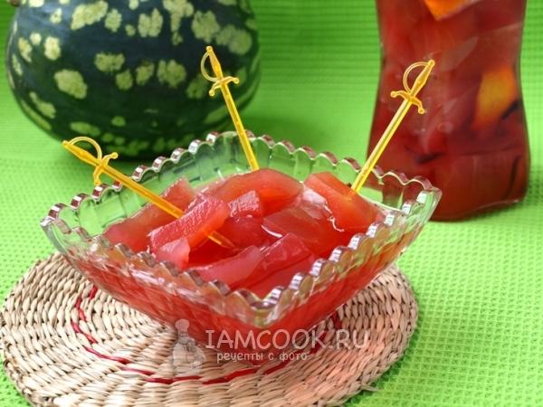 Маринованные арбузные корки, рецепт с фото