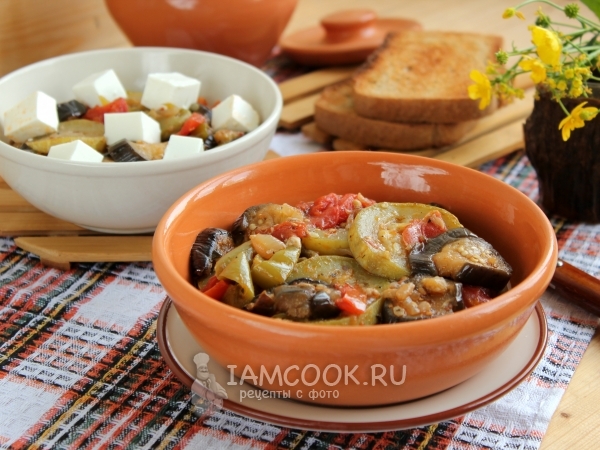 Баклажаны тушеные с овощами, рецепт с фото