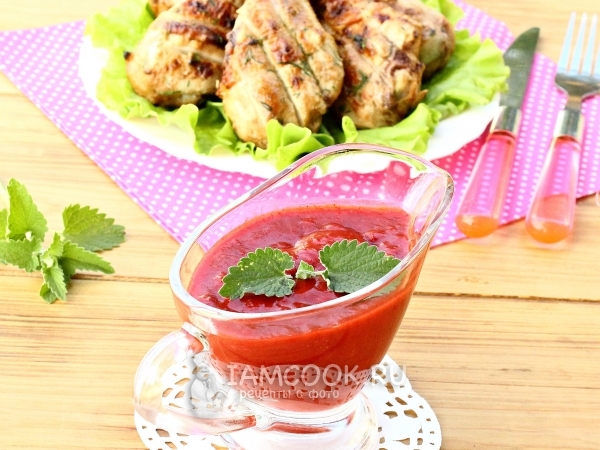 Остро-пряный клубничный соус к мясу, рецепт с фото