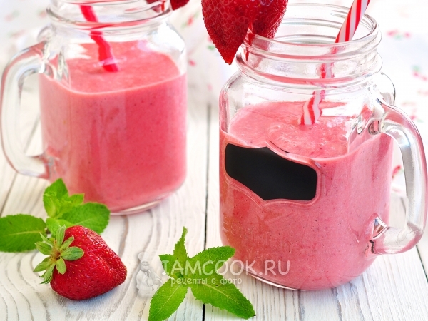 Клубничный смузи с молоком, рецепт с фото