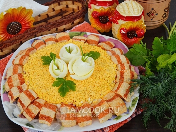 Салат «Подсолнух» со шпротами, рецепт с фото