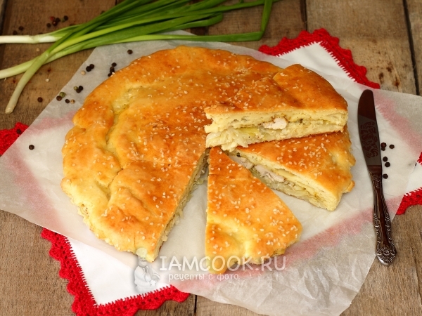 Заливной пирог с курицей и капустой, рецепт с фото