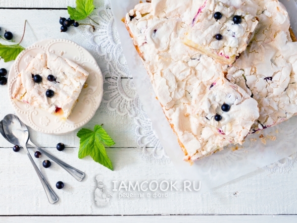 Пирог с черной смородиной, рецепт с фото