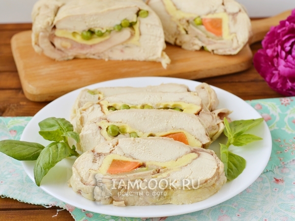Руляда из курицы, рецепт с фото
