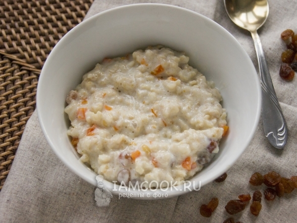 Овсяная каша на молоке с тыквой и изюмом, рецепт с фото