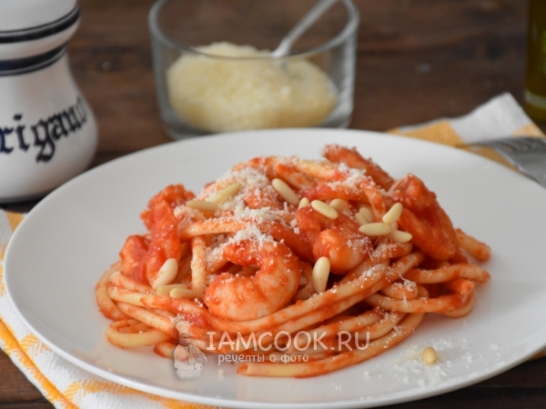 Паста с креветками и острым томатным соусом, рецепт с фото