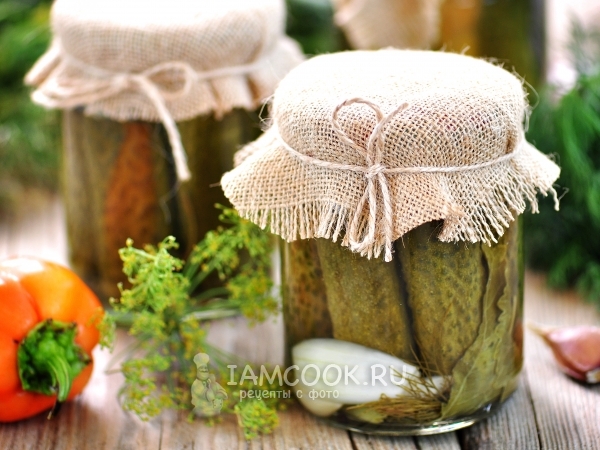 Хрустящие маринованные огурцы с болгарским перцем на зиму, рецепт с фото