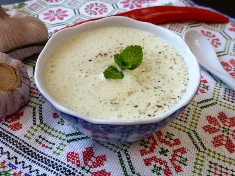 Мятный соус на кефире, рецепт с фото