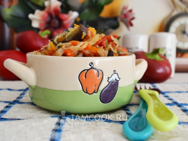 Тушеные баклажаны с капустой, рецепт с фото