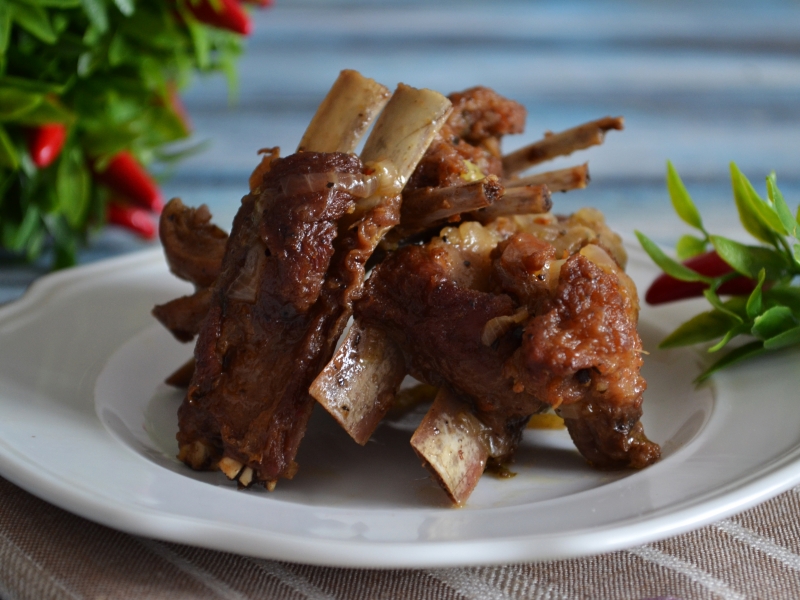 Бараньи ребра с луком, рецепт с фото
