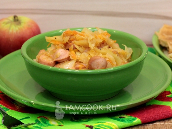 Капуста с сосисками в мультиварке, рецепт с фото