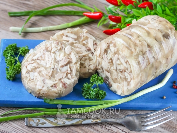 Куриный рулет в бутылке (с желатином), рецепт с фото