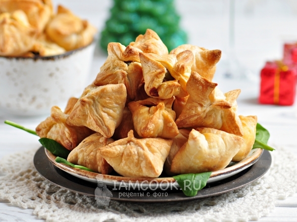 Закусочные оливки, запеченные в слоеном тесте, рецепт с фото