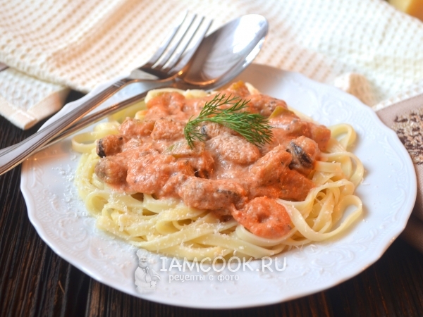 Паста с морепродуктами в томатно-сливочном соусе, рецепт с фото