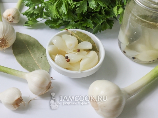 Чеснок маринованный на зиму, рецепт с фото