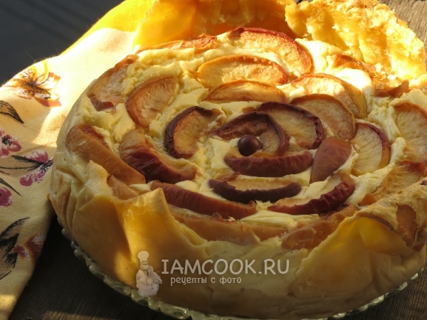 Творожный пирог с фруктами на слоеном тесте, рецепт с фото