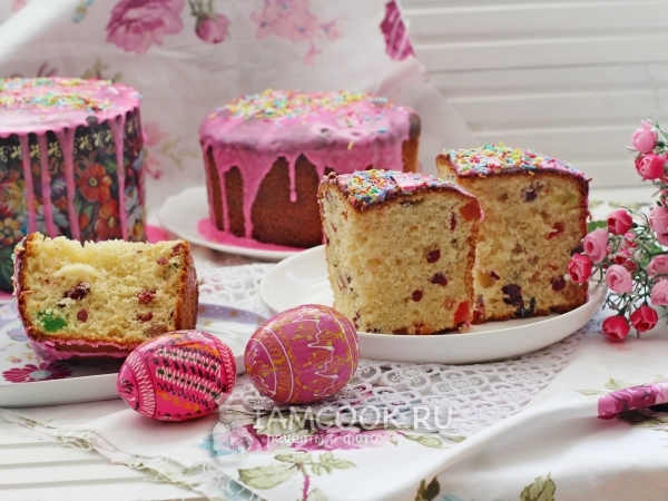 Кулич с вяленой вишней и миндалем на Пасху, рецепт с фото