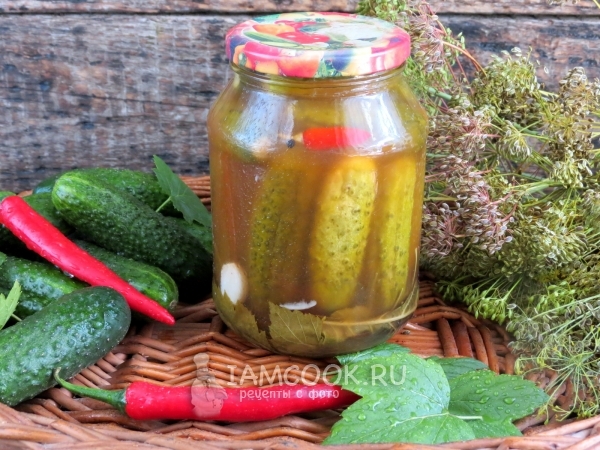 Хрустящие огурцы с кетчупом в банках на зиму, рецепт с фото