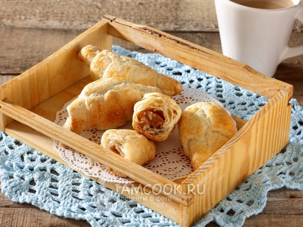 Круассаны со сгущенкой, рецепт с фото