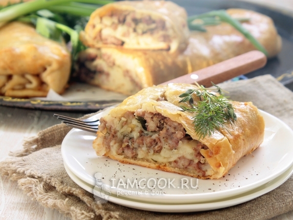 Штрудель с мясом и картошкой, рецепт с фото