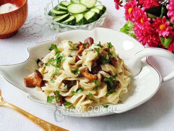 Лапша с грибами в сливочном соусе, рецепт с фото