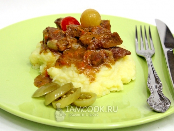 Гуляш из говядины в мультиварке, рецепт с фото