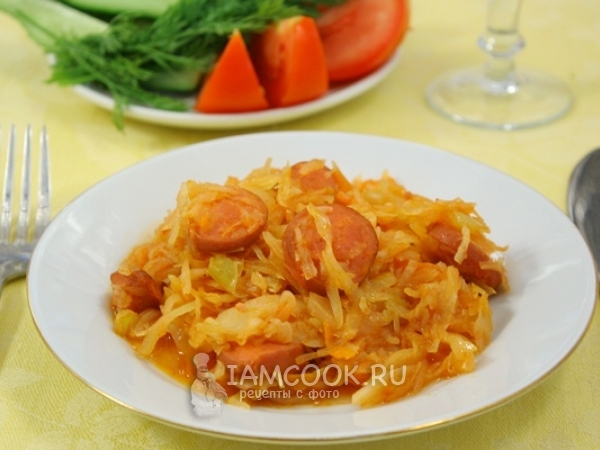 Капуста тушеная с сосиской, рецепт с фото