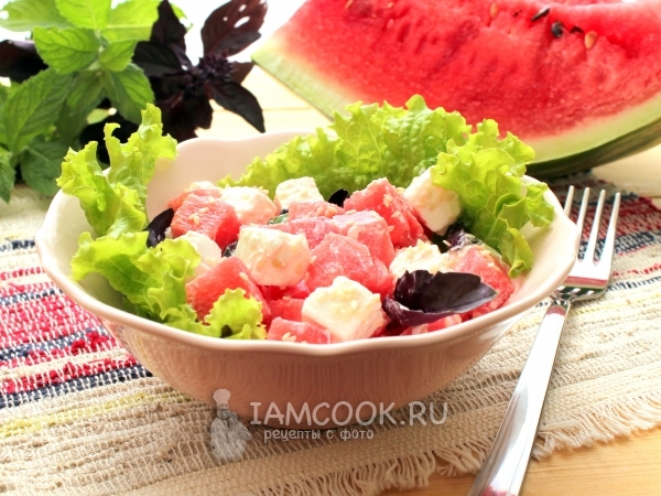 Салат с фетой и арбузом, рецепт с фото