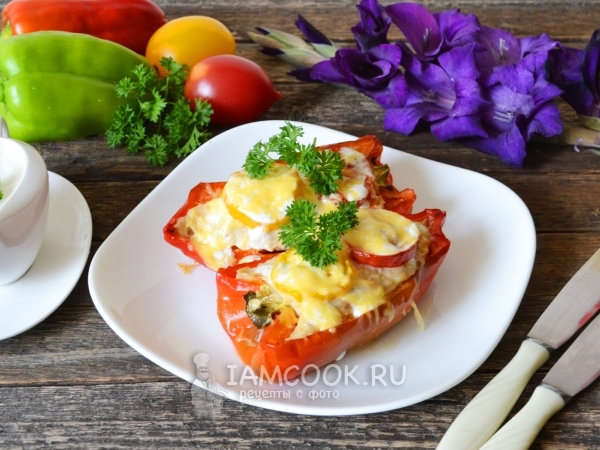 Перец, фаршированный курицей, рецепт с фото