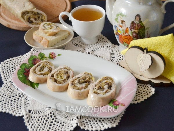 Куриный рулет в духовке, рецепт с фото