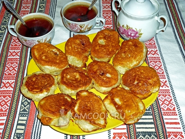 Жареные пирожки с абрикосами, рецепт с фото