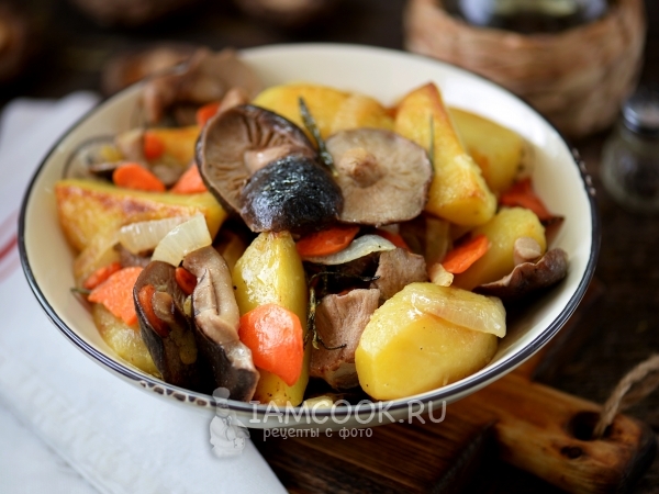 Жареная картошка с маринованными грибами, рецепт с фото
