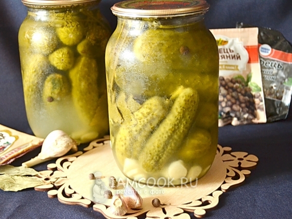 Огурцы на зиму в литровых банках, рецепт с фото