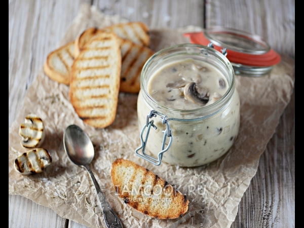 Грибы в сметанном соусе, рецепт с фото