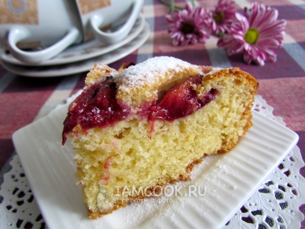 Пирог со сливами и лимонной цедрой, рецепт с фото