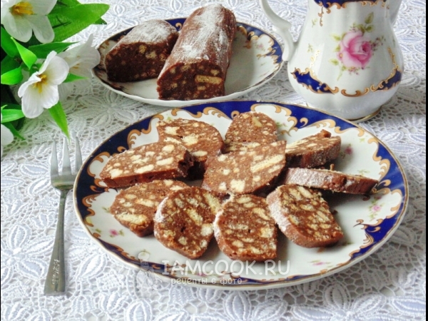 Шоколадная колбаса из печенья, рецепт с фото
