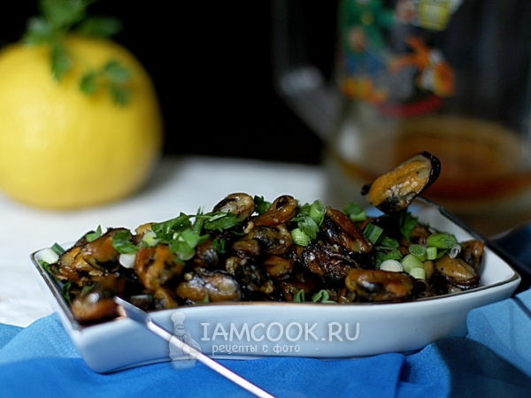 Мидии жареные с чесноком, рецепт с фото