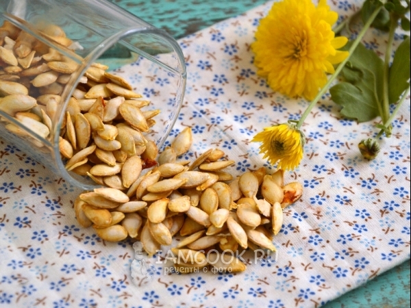 Соленые тыквенные семечки в духовке, рецепт с фото