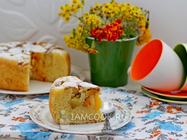 Пирог на йогурте с фруктами в мультиварке, рецепт с фото