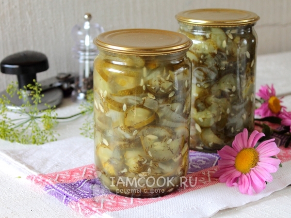 Салат «Зимний король» из огурцов на зиму, рецепт с фото