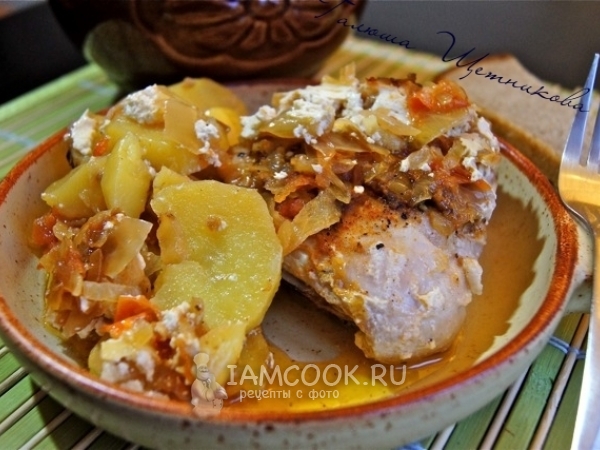 Курица с картошкой в горшочке, рецепт с фото